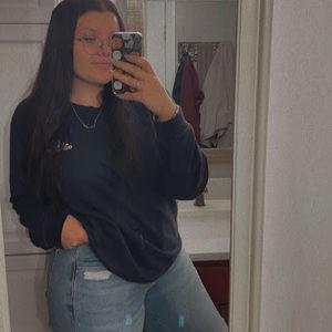 Meet your Posher, Regan